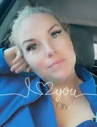 Lindsay Esparza's Instagram, Twitter & Facebook