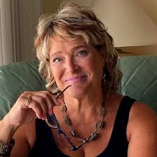 Lisa M Crofton, Master Intuitive Coach & Mentor, Author, Speaker