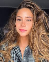 Последние твиты от camila gallardo (@gallardoc873). Camila Gallardo Noviembre 2018 Enrique Lopez Estudio
