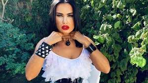 Acum, cei doi sunt nedespărțiți. Oana ZÄƒvoranu A Fost SurprinzÄƒ Pe Litoralul Romanesc ImpreunÄƒ Cu Alex Ashraf Dar È™i Cu AnimÄƒluÈ›ul SÄƒu De Companie Vedeta È™i A Scos Pisica La PlajÄƒ È™i Mai Mult