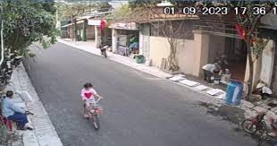 Đạp xe đi chơi, bé gái ở Thanh Hóa bị lạc hơn 50km sang Ninh Bình