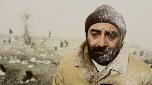 Kürt yönetmen bahman ghobadi'nin çekimlerinin bir bölümünü türkiye'de gerçekleştirdiği, başrollerini monica belluci ve behrouz vossoughi'nin paylaştığı yapım, çekim sürecinde adından oldukça söz ettirmişti. Gergedan Mevsimi Benim Evim Sensin Yardim Et Allah Askina Hala Asigim Sana Gergedanmevsimi Ni Arsive Eklemek Isteyenler Icin Http Www Dr Com Tr Film Fasle Kargadan Gergedan Mevsimi Monica Bellucci Yabanci Sinema Drama Duygusal Urunno