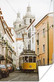 Na van het uitzicht te hebben genoten, hebben we met tram 28 een ritje gemaakt. Bol Com Beroemde Gele Tram Rijdt Door Lissabon Poster 80x120 Cm Foto Print Op Poster