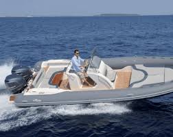 Notre Gamme De Bateaux Nj Neufs Nuova Jolly A Lorient Bateaux Locmiquelic Bateau Moteur