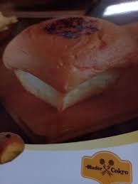 Salah satu resep roti bluder yang paling banyak dicari adalah resep roti bluder ncc asli yongki gunawan. Roti Lezat Dan Empuk Dari Madiun Picture Of Bluder Cokro Madiun Tripadvisor