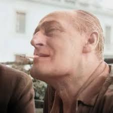 Me li ricordo così: una mattina, a Roma, che attraversavano il quartiere  Parioli, vestiti di scuro, eleganti, con il cappello sugli occhi e  l'espressione dura, arrabbiata. Sembravano due gangster». Alberto,  primogenito dei