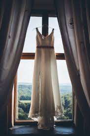 Die anlage von burg pyrmont ist in der form eines unregelmäßigen rechtecks entstanden und wurde zu hochzeiten feiern und übernachten in der oberburg, dem torhaus, dem kutscherhaus oder. Vintage Hochzeit Auf Burg Pyrmont Heiraten Mit Braut De