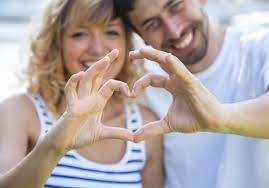 Pour les chiens plus grands, vous ma 1ère dogue allemand s'appelait capsule et les gens s'en rappellent encore après 30 ans! Mots D Amour En Allemand Les Expressions Pour Se Declarer A Sa Moitie Assimil