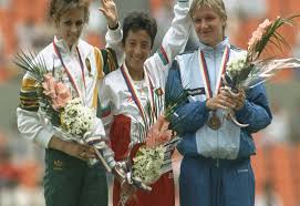 Les femmes ne participent à cette épreuve que depuis les jeux de 1984 , à los angeles. Rosa Mota Vence Mini Maratona De Macau 30 Anos Apos O Ouro Em Seul Sic Noticias