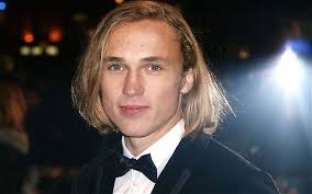 William Moseley With Long Hair Long Hair Styles William Moseley Hair