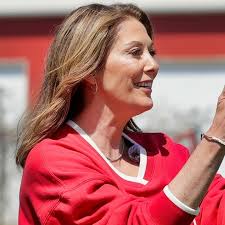 Patrick Mahomes' Mom, Randi Mahomes, Kept It Real While Speaking Out About  Transgender Athletes In Female Sports Full story via 🔗 in comments. 👇