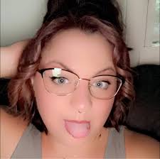 UPDATE: The winner of the photoshoot is Ashley Alderman Sumner! And the 2nd  winner from her tagged list is Alyssa McKie!! Congratulations!! Message me  for your shoot details & to book your