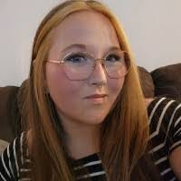 Michele Simard's Instagram, Twitter & Facebook