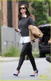 god hathareign looking iconic anne hathaway style fashion style