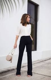 13 Spring Outfits For Work We Love These Perfectly Casual Business Attire For Young Professionals Spring Work Outfits Chic Work Outfit Business Casual Attire