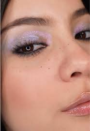 Truco de Maquillaje para Camuflar Barritos y Lunares