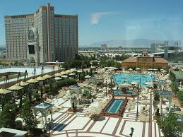 It includes 3 swimming pools, 1 lounge pool, and 3 hot tubs. Venetian Vs Palazzo Las Vegas Differences And Which Is Better