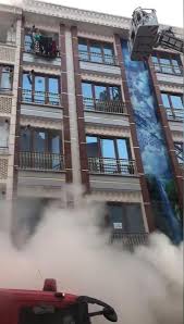 Meteoroloji dakikalar önce i̇stanbullular için uyarıda. Esenyurt Ta Yangin Anne Ile Bebeginin Kurtarilma Ani Kamerada