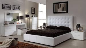 Clean lines and a blend of industrial materials define this configurable bedroom set with a clean, updated look. At Home Usa Athens White Tufted Fabric Queen Storage Bedroom Set 3pcs Modern Skuathkw Athens White Q Set 3