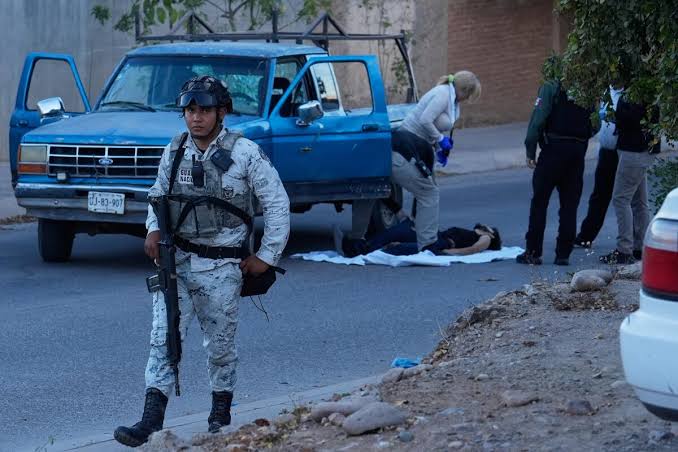 Mexican influencer César Gastélum shot dead while live-streaming in Culiacán; authorities probe possible cartel ties