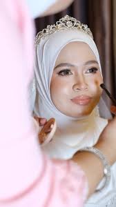 A N I S • R E C E P T I O N 🤍, si cantik manis @nuranisalia ni yang her  MIL carikan mua for the groom side punya reception. i tanya Anis suka  makeup macam mana, she just said taknak yang heavy sangat, ...