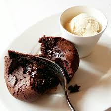 Le Fondant Au Chocolat Servi Au Restaurant Le Murat Place D Auteuil Paris 16e Fondant Au Chocolat Gateau Chocolat Chocolat
