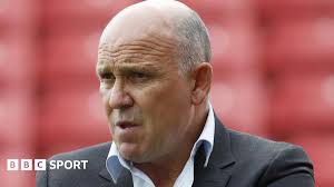 Mike Phelan: Hull caretaker boss in charge for visit of champions Leicester 