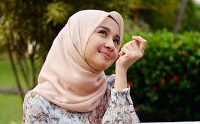 Her birth sign is pisces and her life path number is 7. 6 Fakta Engku Emran Ceo Yang Memikat Hati Laudya Cynthia Bella Showbiz Liputan6 Com