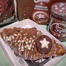 Pouzivateľ Jiam Bake Zdieľal Fotku Na Instagrame Un Mega Cornetto Farcito Alla Grande Con Biscocrema E Pandistelle E Tanta Cioccolata Bianca Pozr I 2020