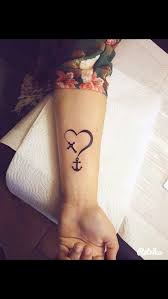 Glaube liebe hoffnung tattoo damen handgelenk motive klein #tattoo. Pin Von Natalia Auf Ink Tattoo Ideen Tatowierungen Tattoo Designs