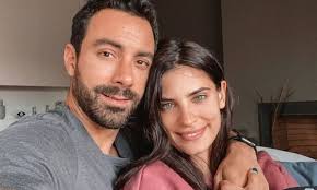 Ο παρουσιαστής, που ολοκλήρωσε τις επαγγελματικές του υποχρεώσεις. Tanimanidhs Gennhse H Xristina Mpompa Sportime Gr