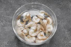 The shrimp should be ready to cook in about 15 minutes. How To Thaw Frozen Shrimp Prawns Erren S Kitchen