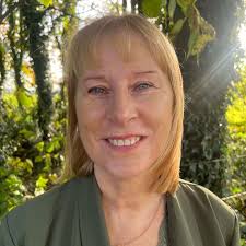 Kay Kearns's Instagram, Twitter & Facebook