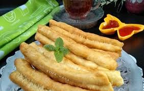 Masukkan baking powder, baking soda dan garam ke dalam baskom lalu masukkan resep cakue dan odading. Berkreasi Membuat Cakwe Gurih Dan Lembut Enaknya Dimakan Dengan Saus Sambal