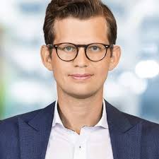 Odenjungs efterträdare blir till Sabuni-striden i repris