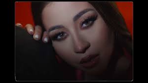 Poate și asta a făcut să nu fie totul atât de surprinzător. Videoclip Nicole Cherry Scrie Mi Pe Suflet