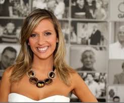 Ela escreveu que conseguiu fazer seu resgate antes de seu 'sacrifício final' e ele está conosco agora e que o motivo dos cortes tanto nas patas, quanto nas. Noticias Treta Feia Apresentadora Luisa Mel Bate Boca Com Maquiador Veja Portal Do Zacarias A Verdade Da Informacao Em Primeiro Lugar