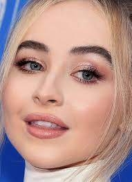 The song was a surprise release announced by sabrina on her… Close Up Of Sabrina Carpenter At The 2018 Mtv Video Music Awards Makeup Looks Fancy Makeup Hair Makeup