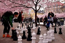 Juega y diviertete con nuestros juegos clásicos de mesa, como el parchís, las damas, el ajedrez, etc. Jugar Para Innovar Si La Vida Es Como Un Juego Quien Tiene El Manual