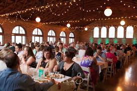 Laura Justin S South Shore Pavilion Wedding In Milwaukee Wi Pavilion Wedding Pavilion Wedding Reception South Shore