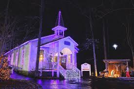 12 Hallmark Holiday Towns You Can Visit In Real Life Hallmark Holiday Movie Travel Guide Dollywood Christmas Smoky Mountain Christmas Gatlinburg Christmas