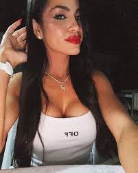 Diana Luiz's Instagram, Twitter & Facebook