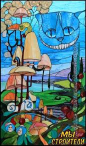 vitrazh cheshirskij kot stroitelnyj portal socialnaya set dlya stroitelej disney stained glass stained glass crafts stained glass mosaic