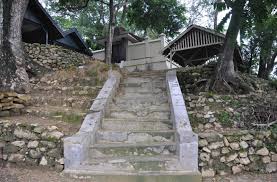 Namun, lokasi ini akan sangat ramai pada hari jum'at kliwon. Makam Janjang Website Pemerintah Kab Blora