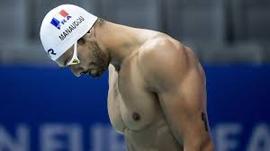 Florent manaudou a connu la consécration aux jeux olympiques de londres en 2012 avec une médaille d'or sur 50 m nage libre, mais a aussi récolté deux médailles d'argent à rio en 2016 (50 m. Natation Pour Son Dernier 50 M Avant Tokyo Manaudou Battu Par Grousset Eurosport
