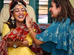 Yami gautam (born 28 november 1988) is an indian actress who predominantly appears in hindi films and also appeared in few telugu, tamil, kannada and malayalam language films. A8zsjssyg A M