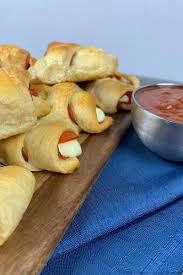 Croissant Homemade Pizza Rolls In 2020 Crescent Roll Pizza Homemade Pizza Pizza Rolls