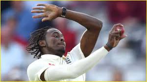 Twitter) moeen ali warmed the bench as his england teammates thrashed india by eight wickets in the first t20i at the narendra modi stadium, ahmedabad. Ashes 2019 Jofra Archer Hilariously Blocks Matthew Wade From Running A Double Watch