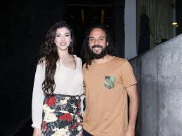 Ego Gabriel O Pensador Vai Com A Namorada A Festa De Lethicia Bronstein Noticias De Noite