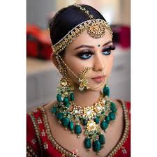Wear These Dazzling Bridal Green Jewellery For Your Wedding Ssgoescolourful Indian Bridal Makeup Bridal Fashion Jewelry Bridal Jewels